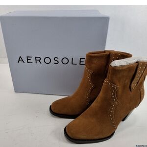 NIOB Aerosoles Tan Suede Ankle Boots with 3in Heels, Size 6M